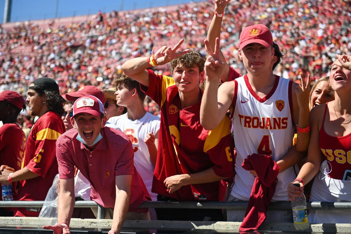 Oregon and USC to face off in Los Angeles on Saturday, September 26
